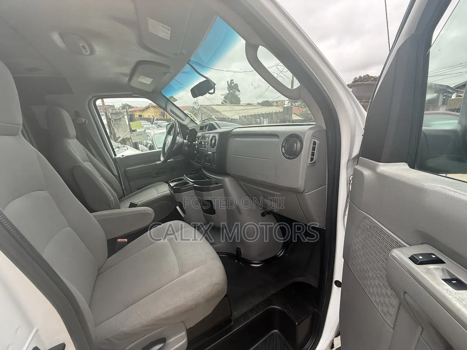 Ford E250 2010 White