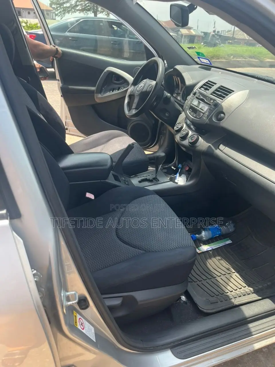 Toyota RAV4 2010 Silver