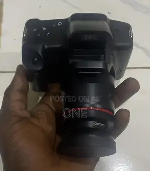 Canon EOS Rebel DSLR + 100mm F/2.8l Macro Lens