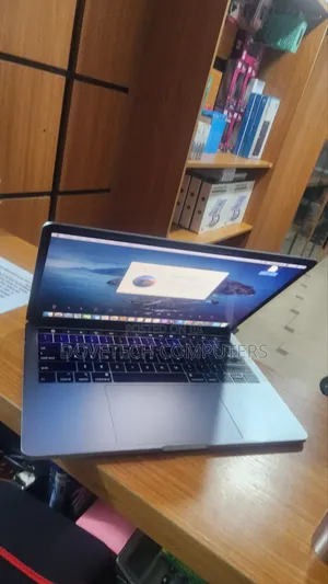 Laptop Apple MacBook 2018 8GB Intel Core i5 SSD 256GB