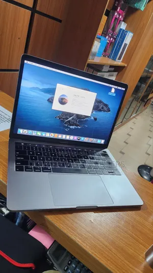 Laptop Apple MacBook 2018 8GB Intel Core i5 SSD 256GB
