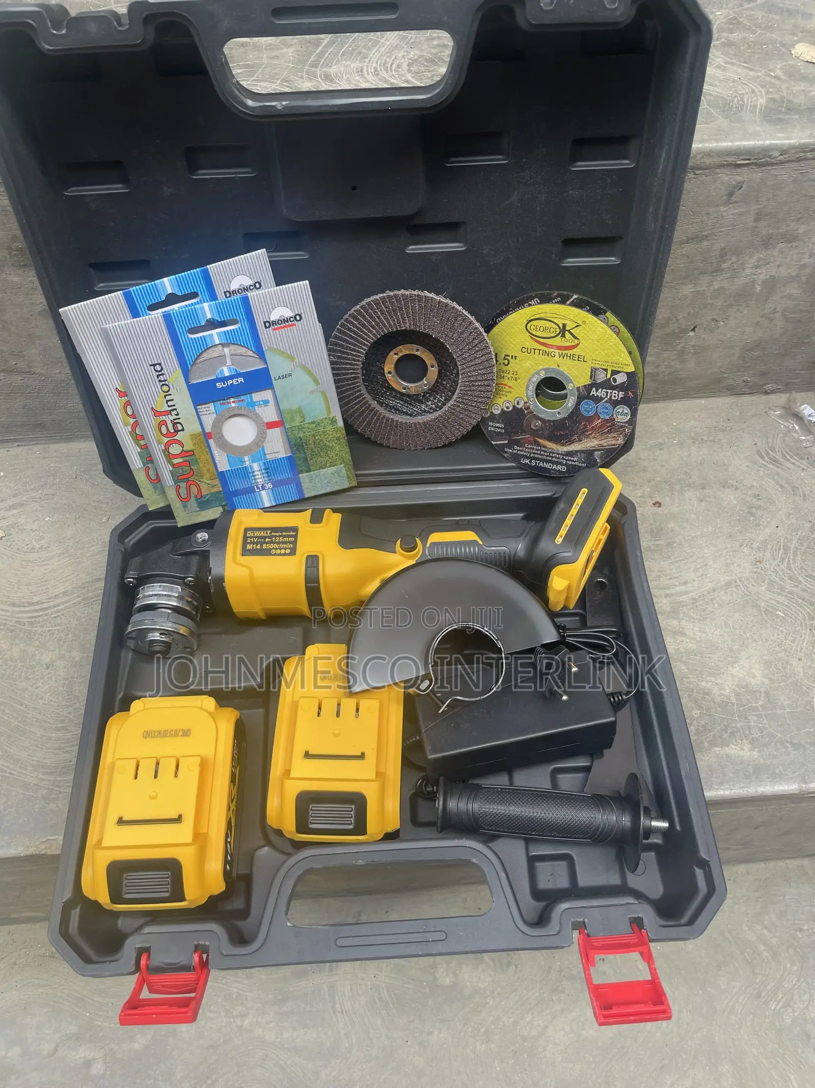 Dewalt Cutting Machine