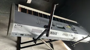 Yamaha Keyboatd Es8