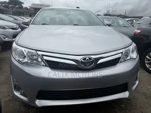 Toyota Camry 2014 Silver