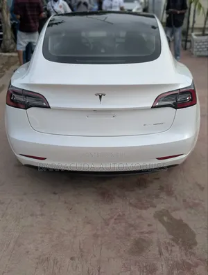 Tesla Model 3 2023 White