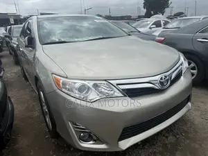 Toyota Camry 2014 Gold