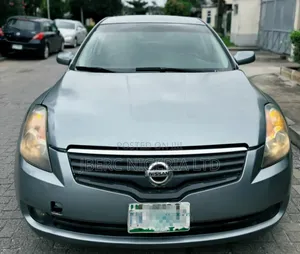 Nissan Altima 2012 Green