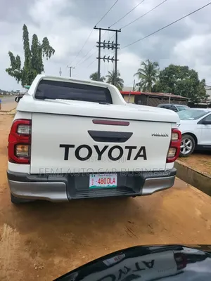 Toyota Hilux 2020 White
