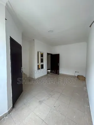 Mini Flat in Chevron for rent