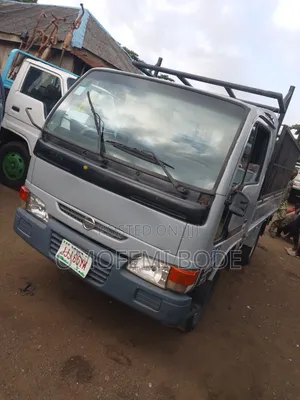 Nigeria Used Nissan Cabstar With Normal Bucket Petrol Engine