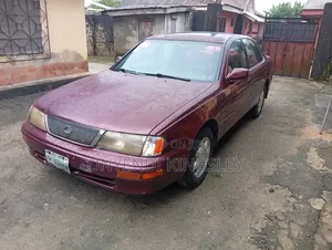 Toyota Avalon 3.0 2000 Red