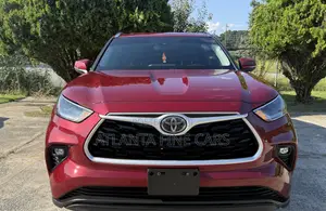 Toyota Highlander XLE 2021 Red