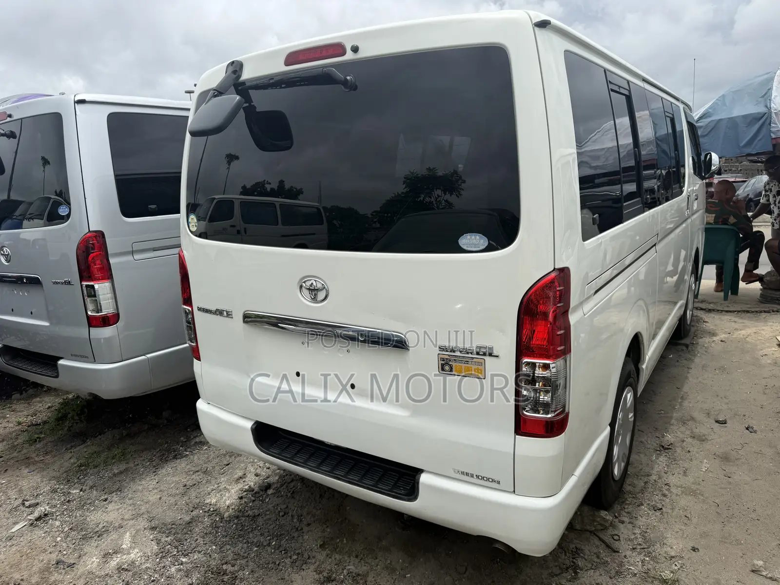 Toyota HiAce 2012 White