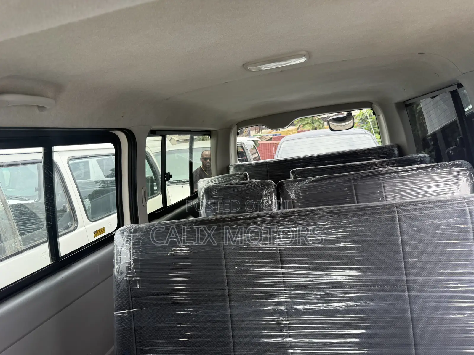 Toyota HiAce 2012 White