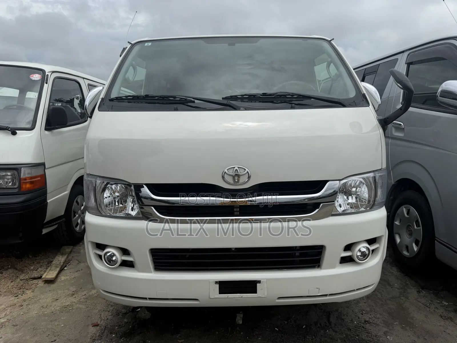 Toyota HiAce 2012 White