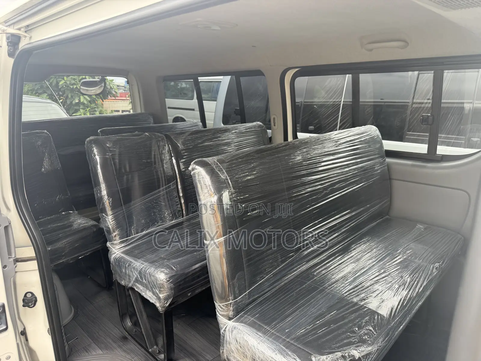 Toyota HiAce 2012 White