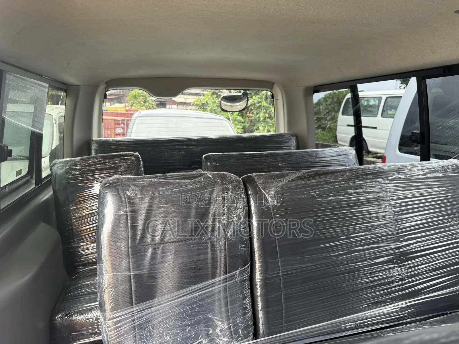 Toyota HiAce 2012 White