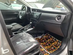 Toyota Corolla 2017 Silver