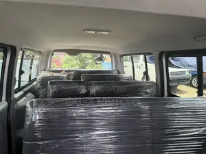 Toyota HiAce 2010 Silver