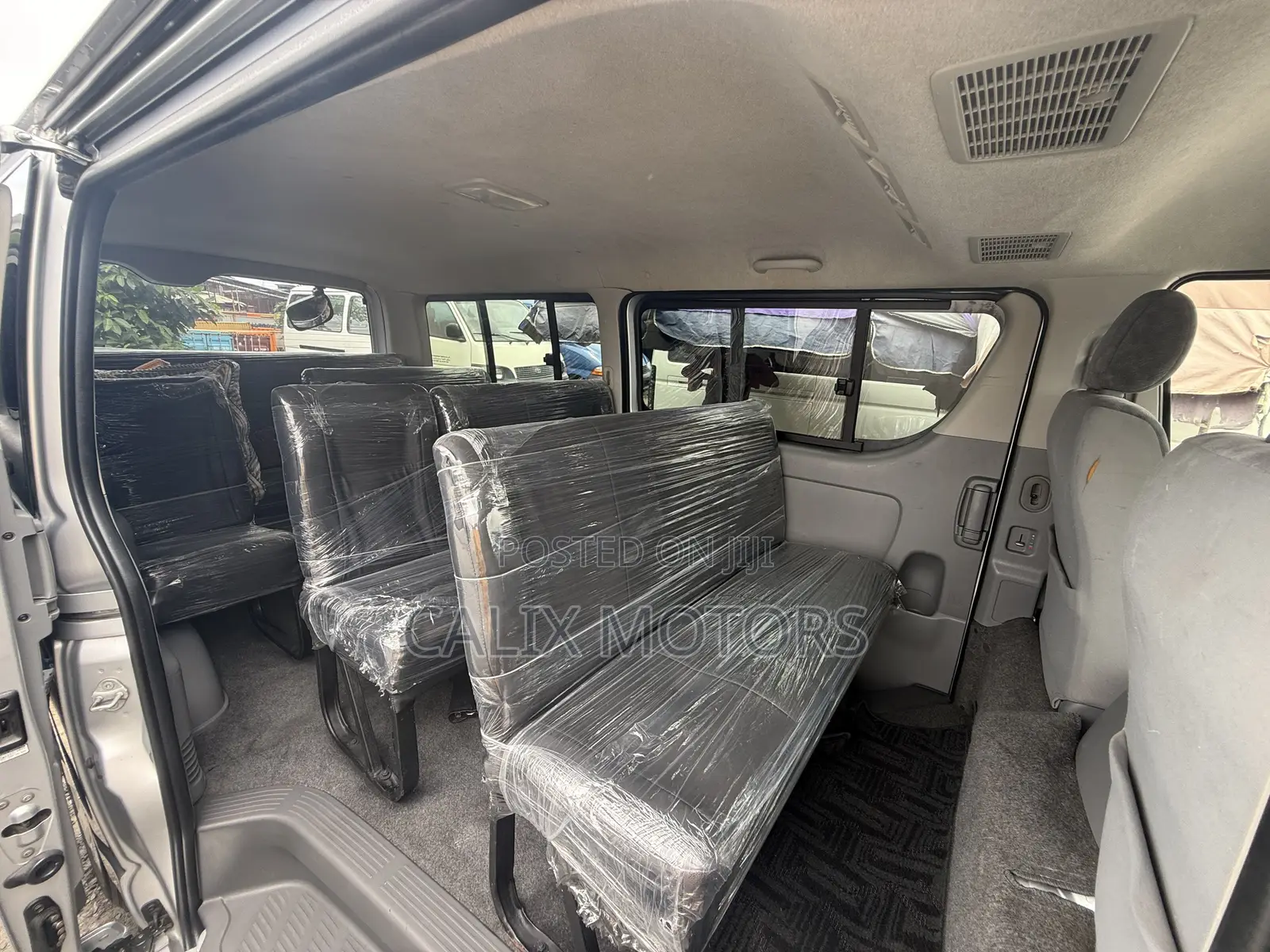 Toyota HiAce 2010 Silver