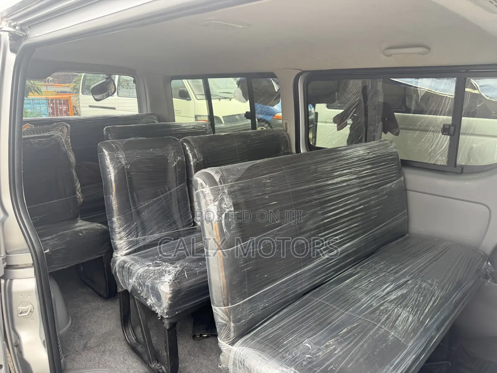 Toyota HiAce 2010 Silver