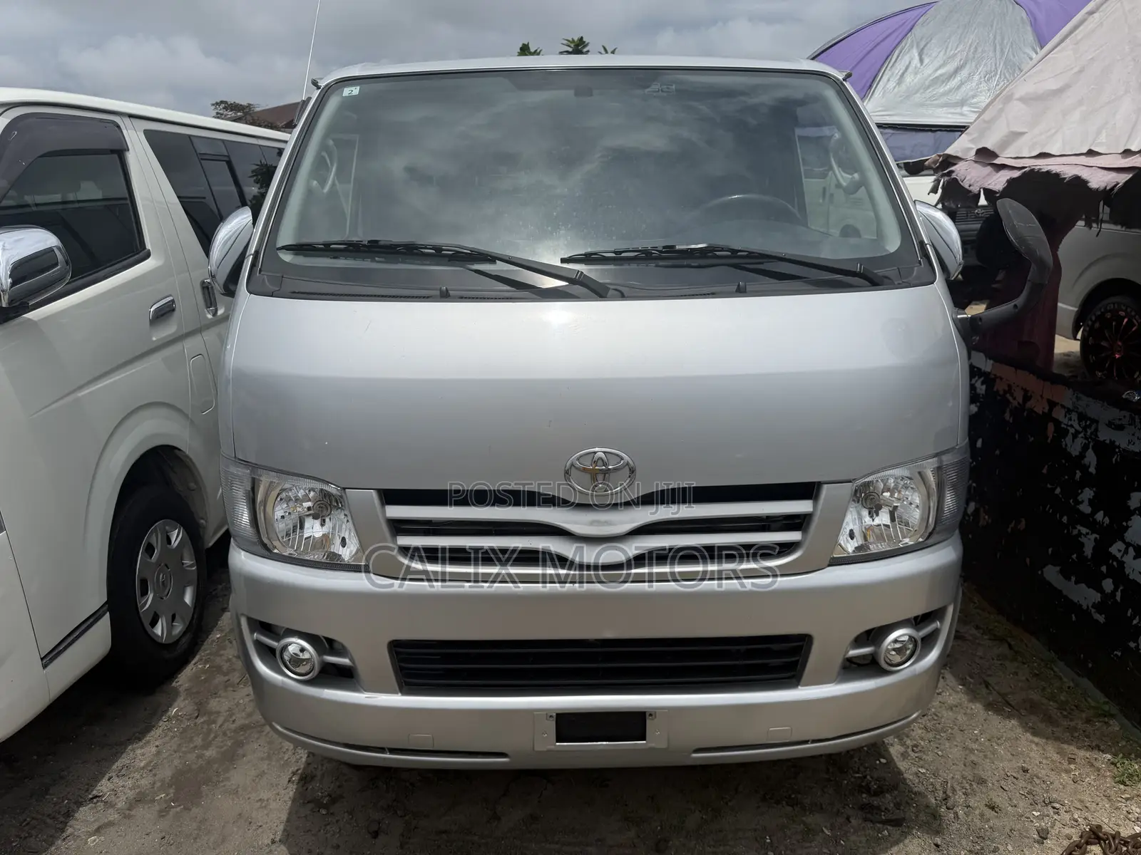 Toyota HiAce 2010 Silver