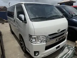 Toyota HiAce 2014 White