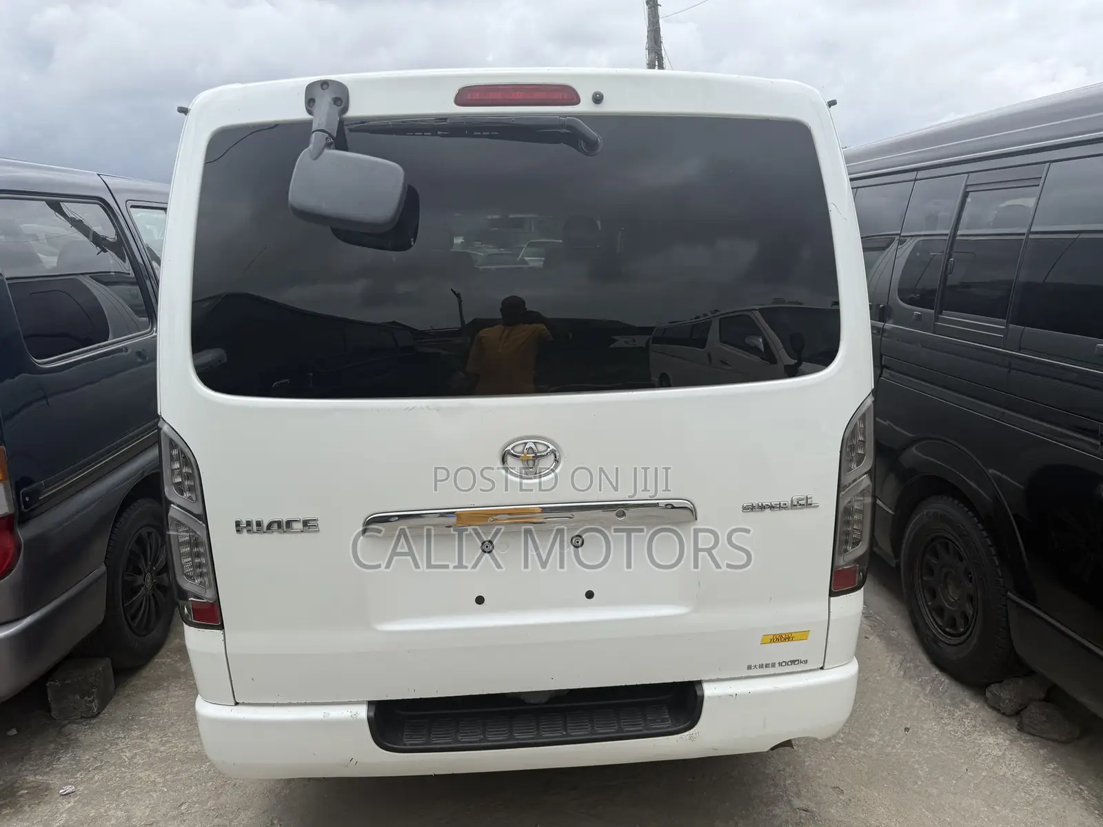 Toyota HiAce 2014 White