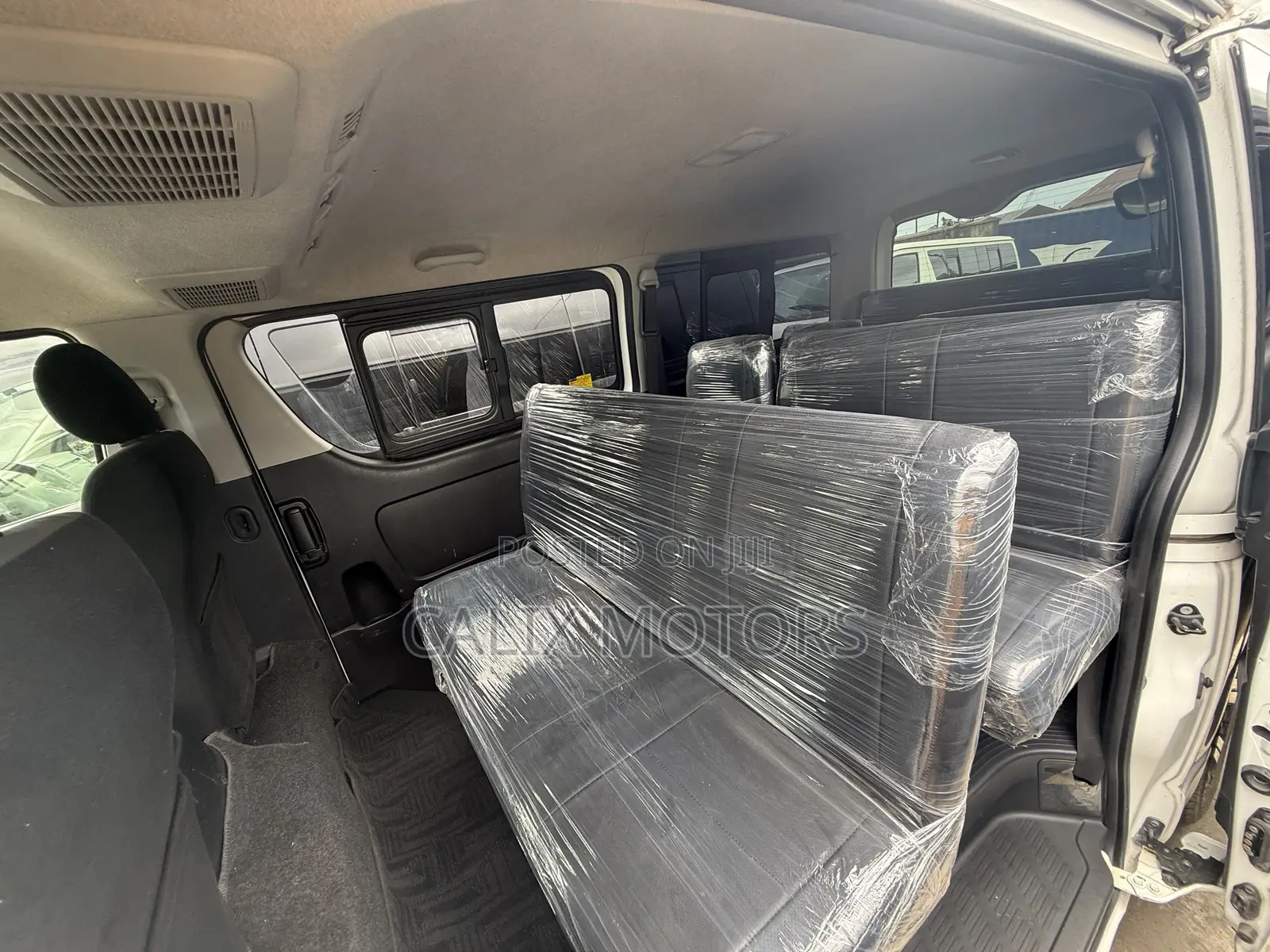 Toyota HiAce 2014 White