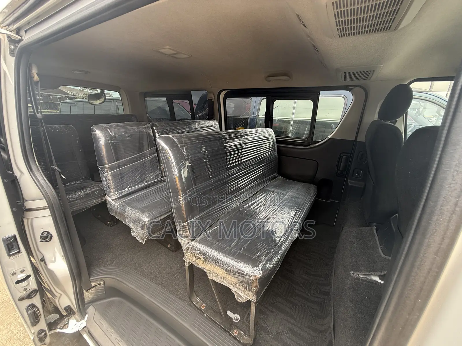 Toyota HiAce 2014 White