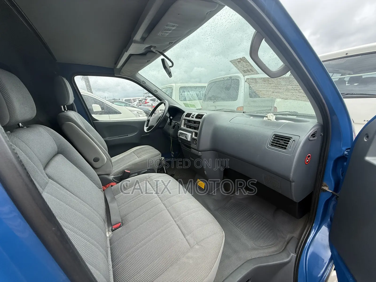 Toyota HiAce 2008 Blue