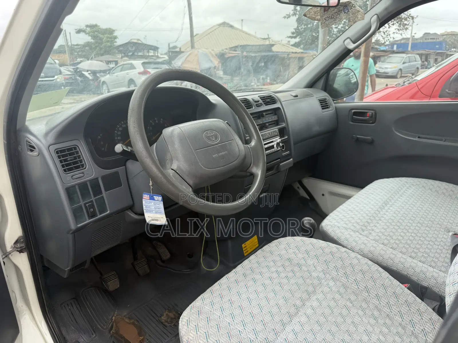 Toyota HiAce 2006 White