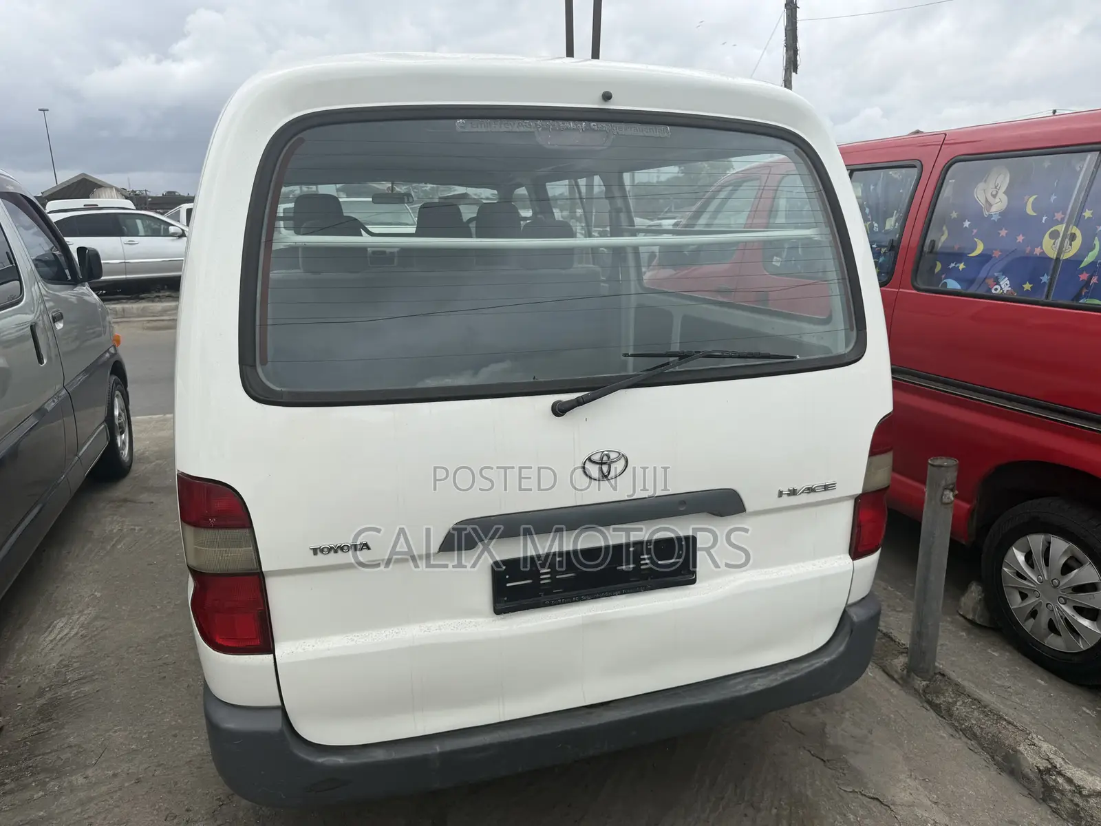 Toyota HiAce 2006 White