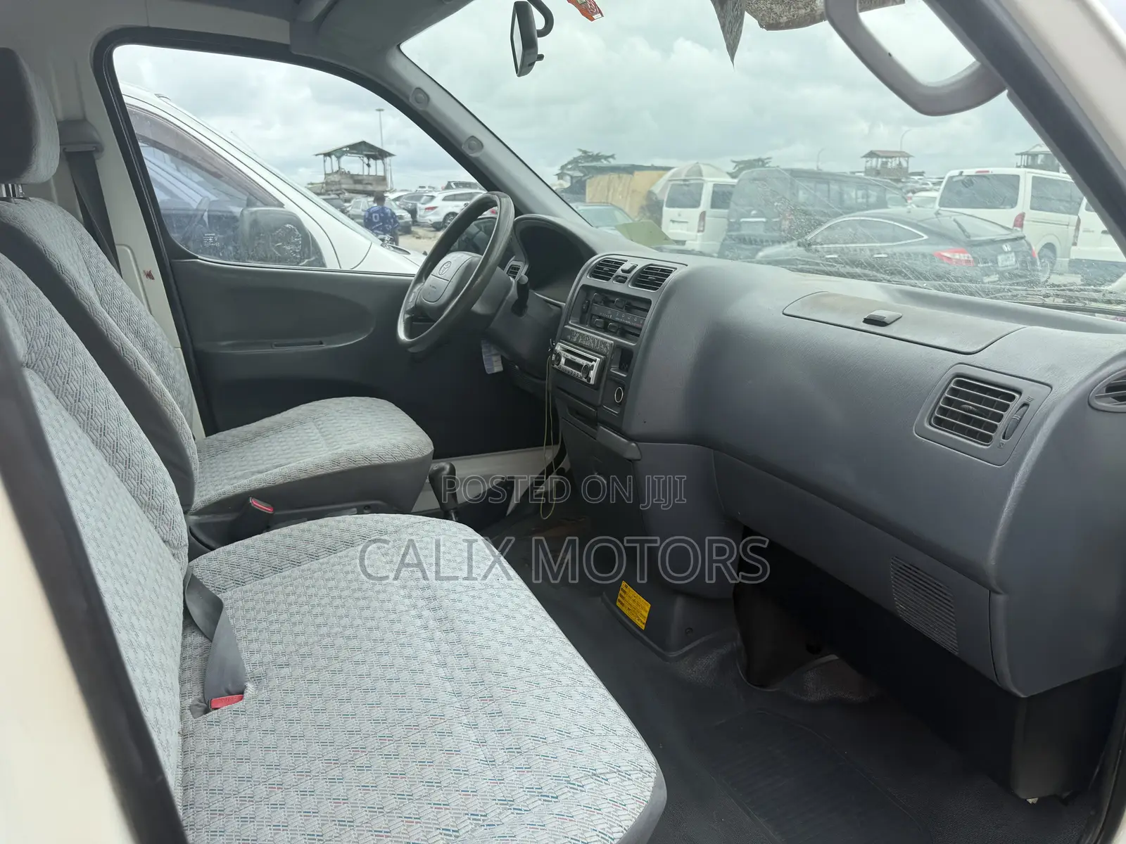 Toyota HiAce 2006 White