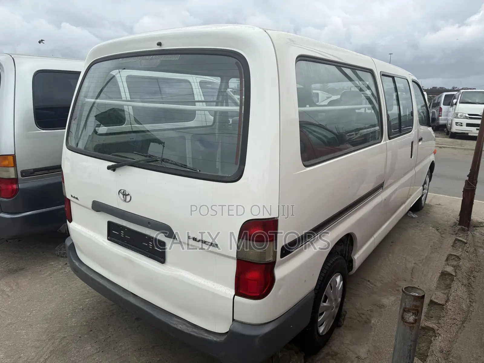Toyota HiAce 2006 White