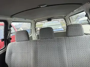 Toyota HiAce 2006 White