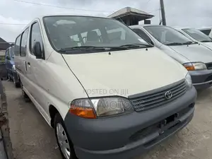 Toyota HiAce 2006 White