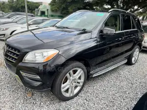 Mercedes-Benz M Class ML350 4dr SUV (3.5L 6cyl 7A) 2015 Black