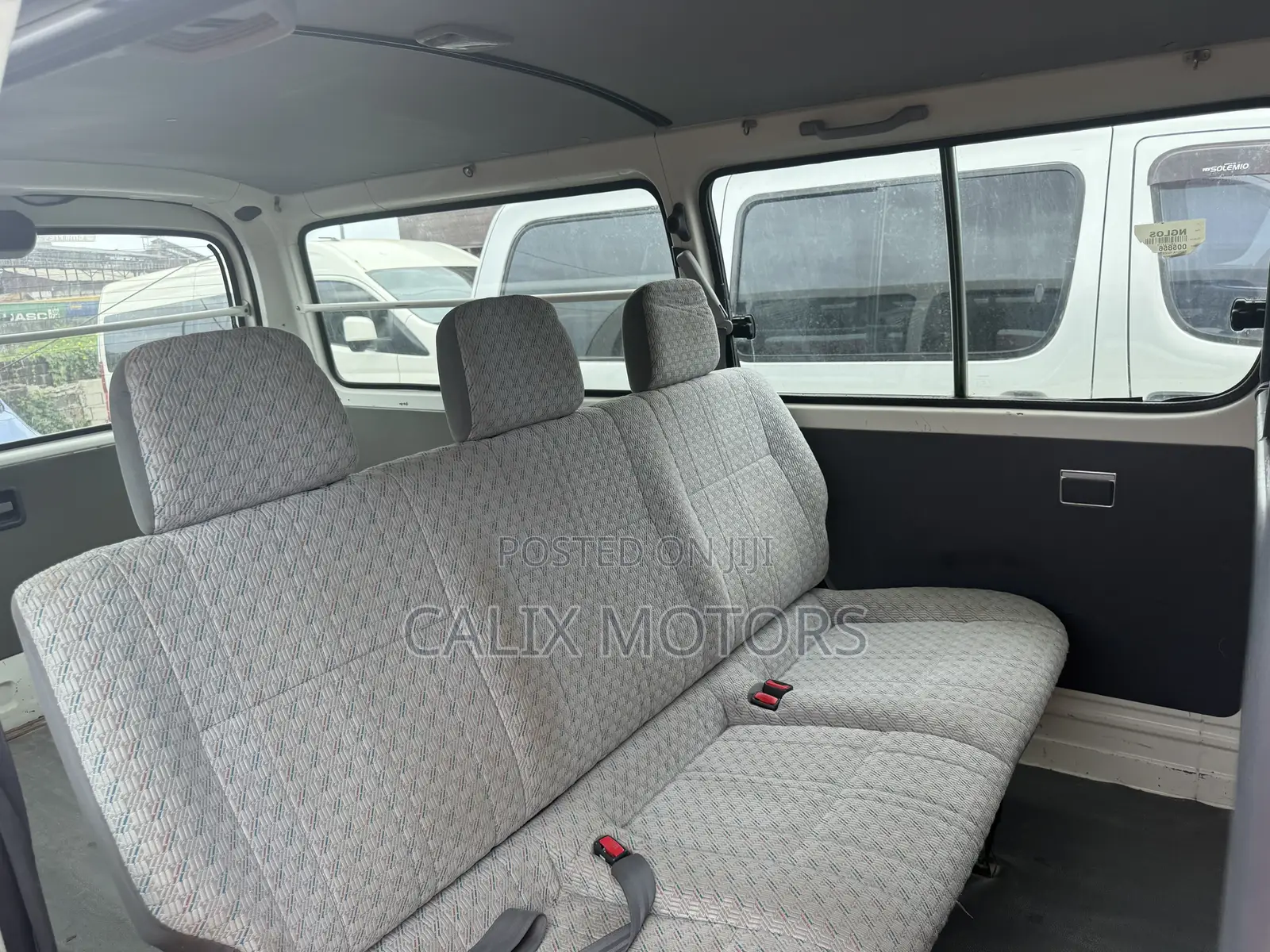 Toyota HiAce 2006 White