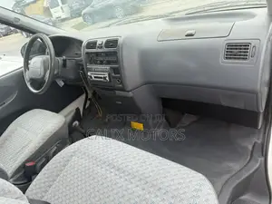Toyota HiAce 2006 White