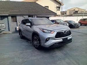 Toyota Highlander 2020 Blue