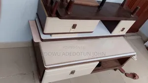 Carter Table and TV Set