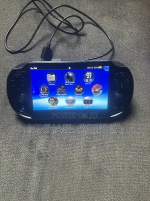 PS Vita Hacked Very Clean UK Use With 20 Games and Charger