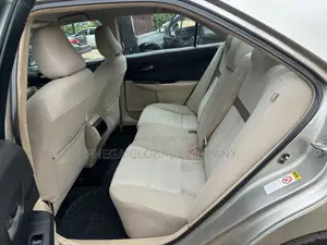 Toyota Camry LE 4dr Sedan (2.5L 4cyl 6A) 2013 Gold