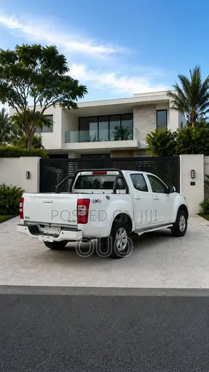 Isuzu D-MAX 2022 White