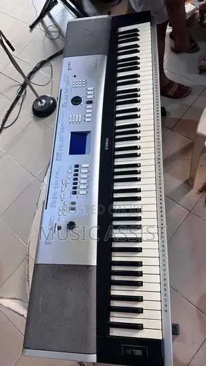 Yamaha DGX 530