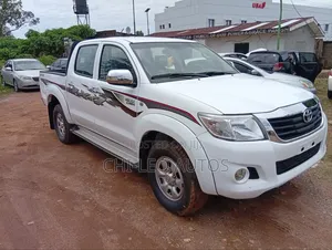 Toyota Hilux 2013 White