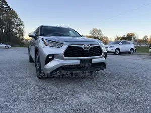 Toyota Highlander XLE AWD 2020 Gray
