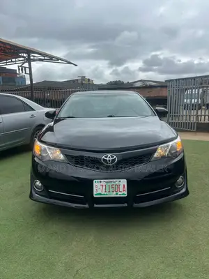 Toyota Camry SE 4dr Sedan (2.5L 4cyl 6A) 2013 Black