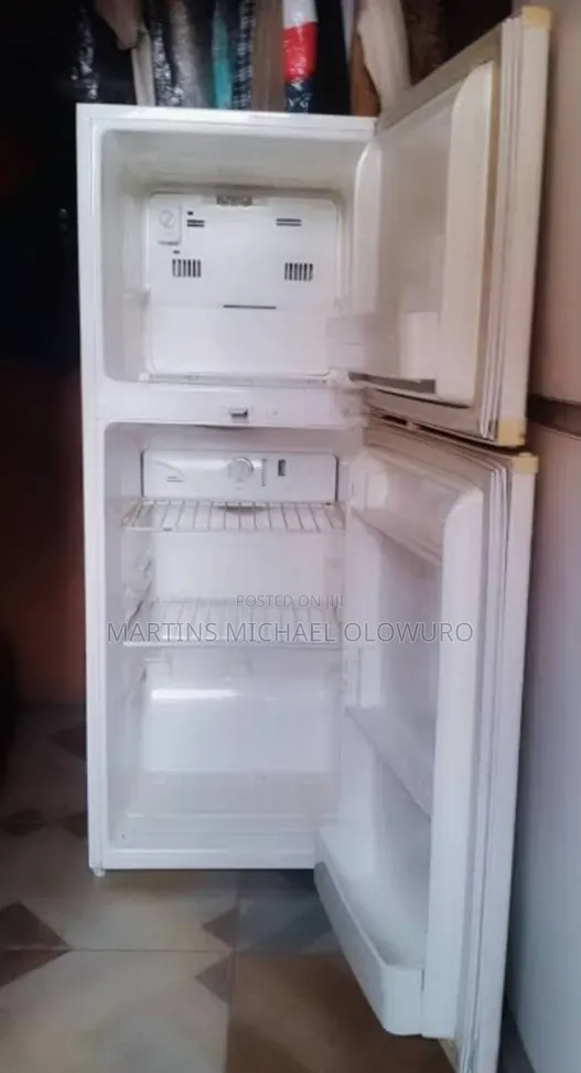 Big Refrigerator 200 Liters